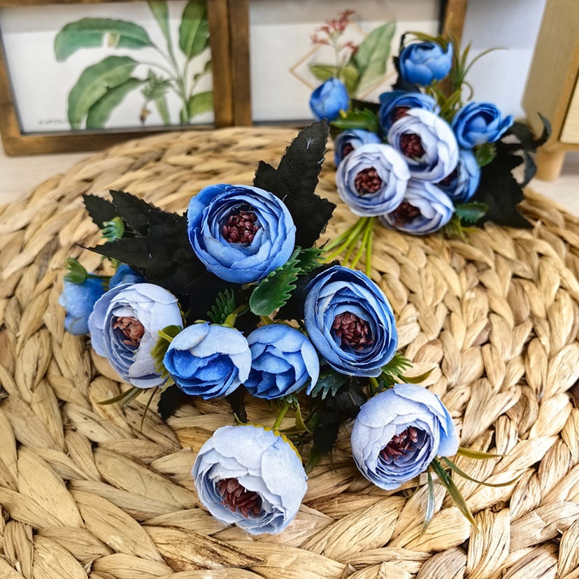 Искусственные цветы в Октябрьске | Цветы искусственные «Камелии», голубые, букет