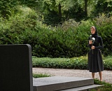 Когда ходят на кладбище